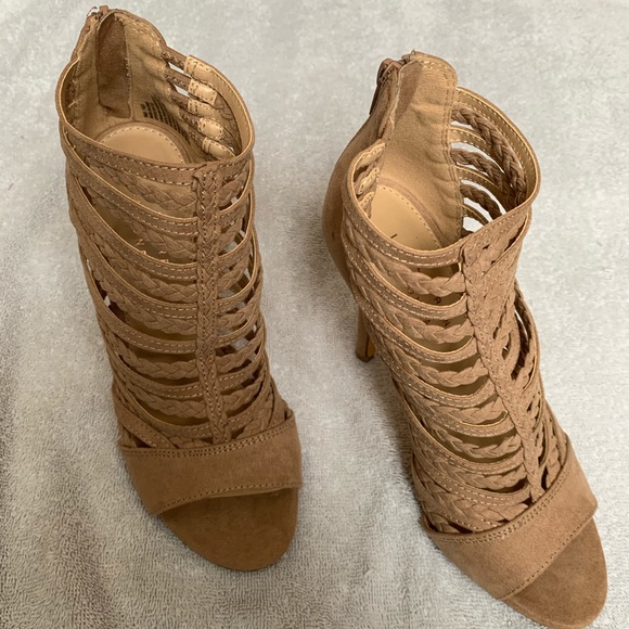 Lauren Conrad Heels Size 7 Tan Like New Spumoni - Picture 2 of 7